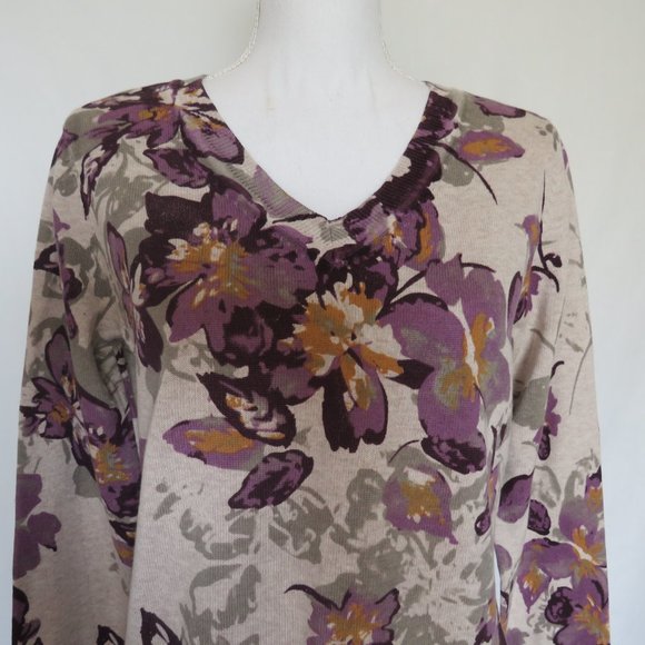 NWT Croft & Barrow Women’s V-neck Floral Motif Knit Top M - Picture 2 of 11